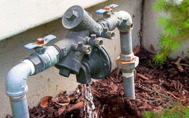 outdoor plumbing water valve in Jacksonville, FL